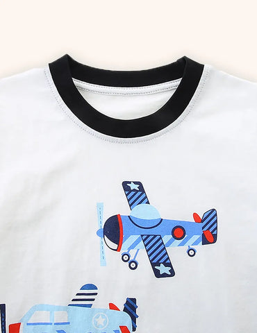 Set di magliette stampate con aeroplano