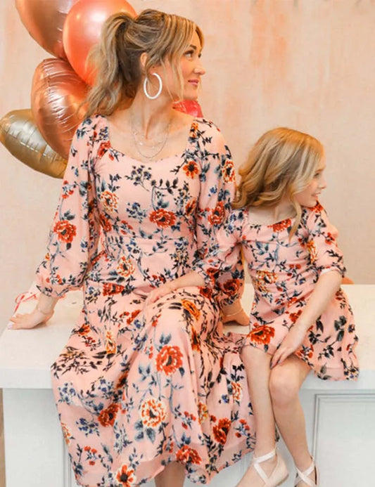 Robe assortie à la famille florale