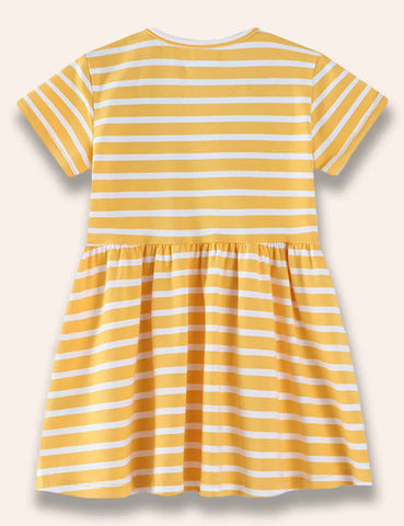 Gestreiftes Kleid mit Osterhasen-Applikation