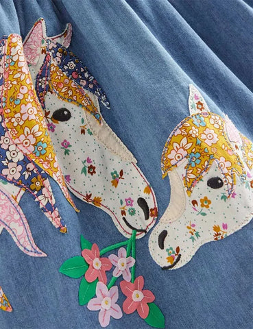 Gestreiftes Kleid mit Pony-Applikation