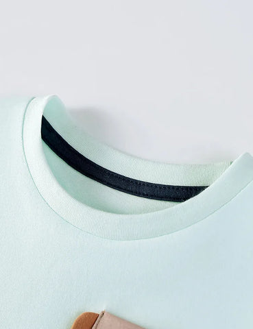 Niedliches Baumwoll-T-Shirt mit Kuh-Applikation