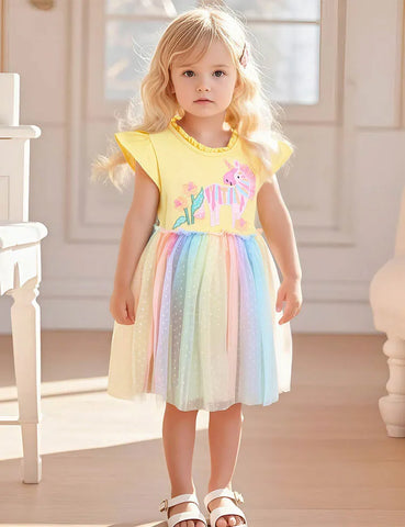 Tüllkleid mit Regenbogen‑Einhorn‑Applikation