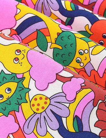 Kleid mit Cartoon-Früchten und Regenbogenprint