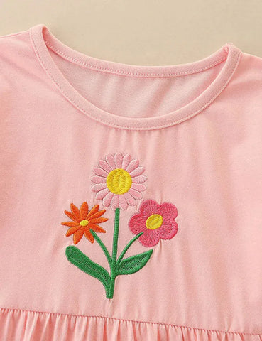 Kleid mit Blumenstickerei
