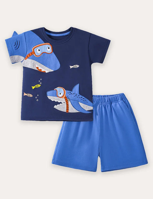 Kurzarm-T-Shirt- und Shorts-Set mit Hai-Print