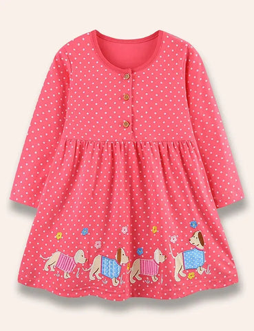 Gepunktetes Kleid mit Dackel-Applikation