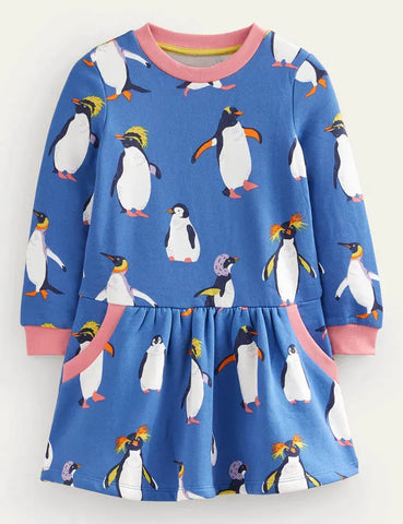 Kleid mit Penguin-Print und Tasche