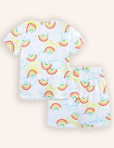 Set pigiama con maglietta a maniche corte stampata con nuvole arcobaleno